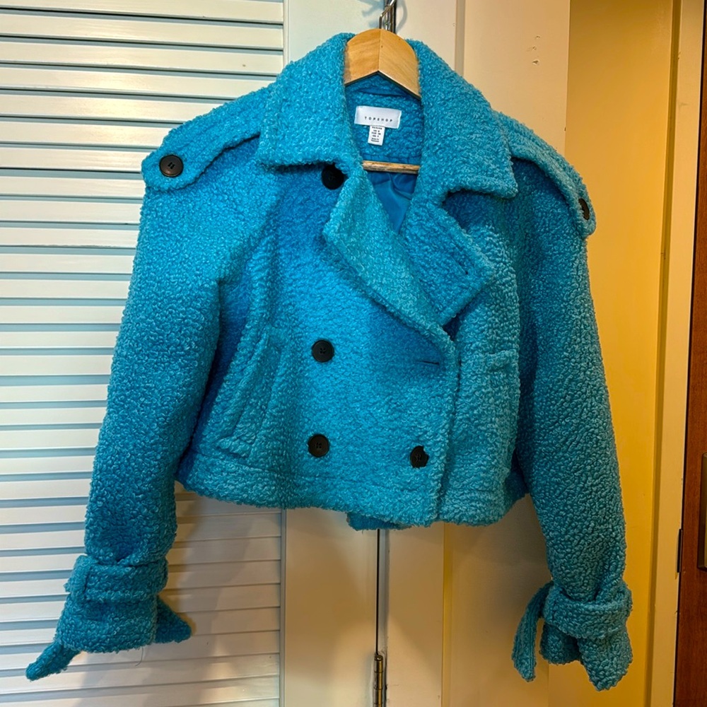 Topshop petite cropped boucle trench coat in blue. Size 4 US